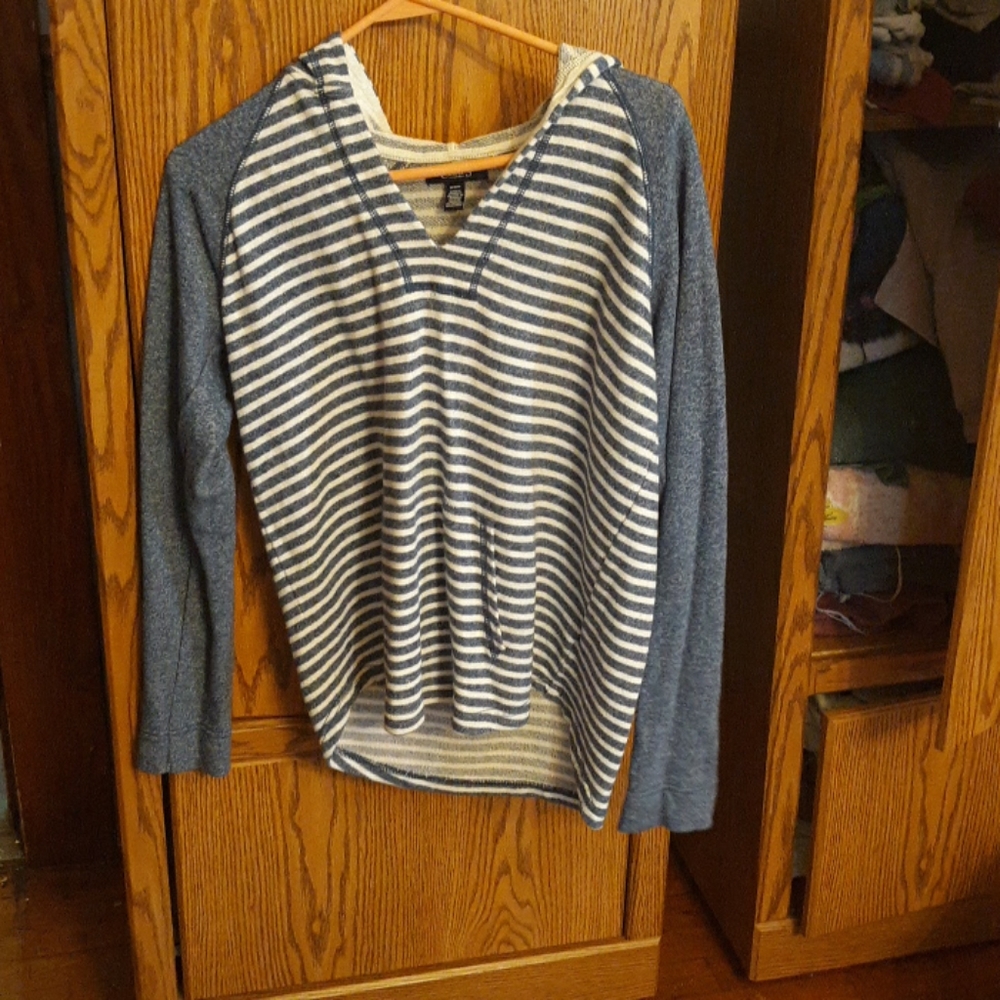 Hooded sweater